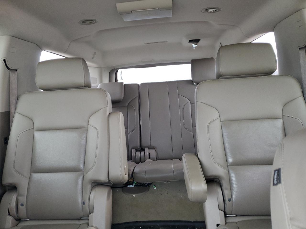 2016 Chevrolet Suburban - Image 10