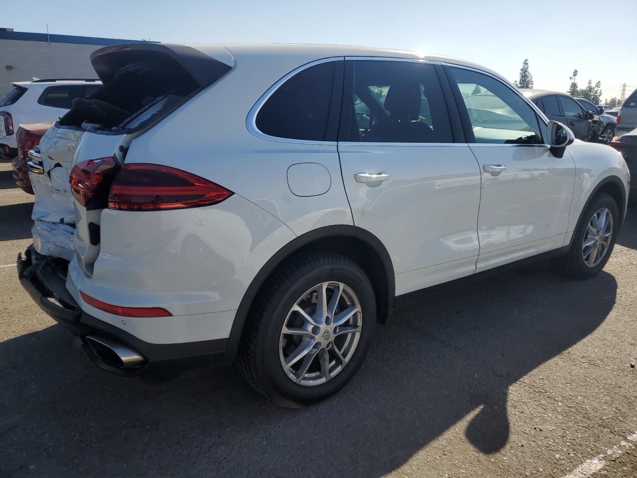 VIN WP1AA2A23GLA08159 2016 PORSCHE CAYENNE no.3