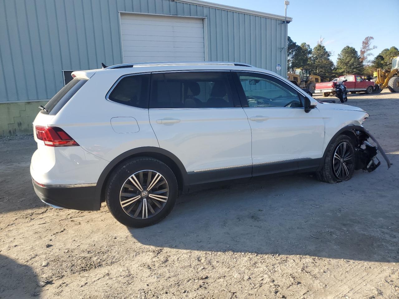 2019 Volkswagen Tiguan - Image 3