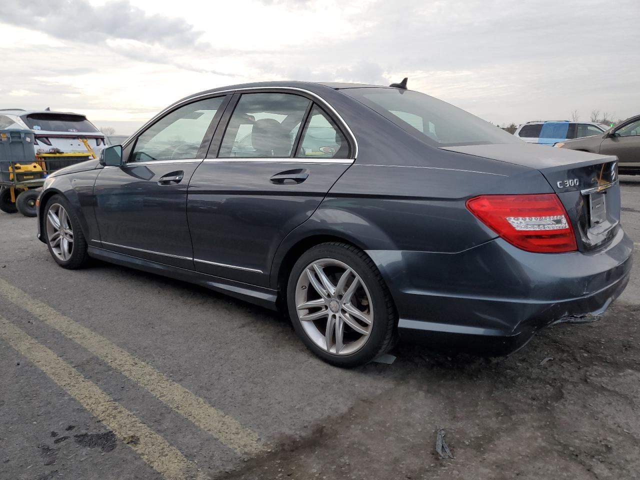 VIN WDDGF8AB5DR253396 2013 MERCEDES-BENZ C-CLASS no.2