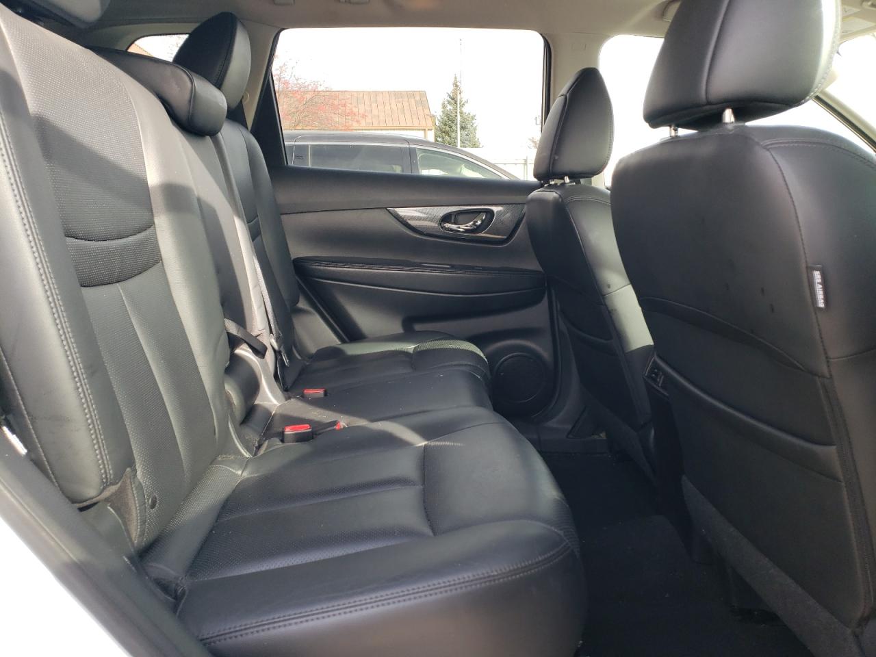 2015 Nissan Rogue - Image 11