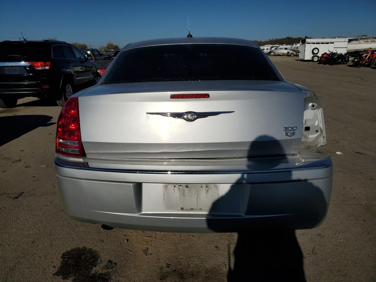 2008 Chrysler 300C VIN: 2C3KA63H38H268501 Lot: 79898254