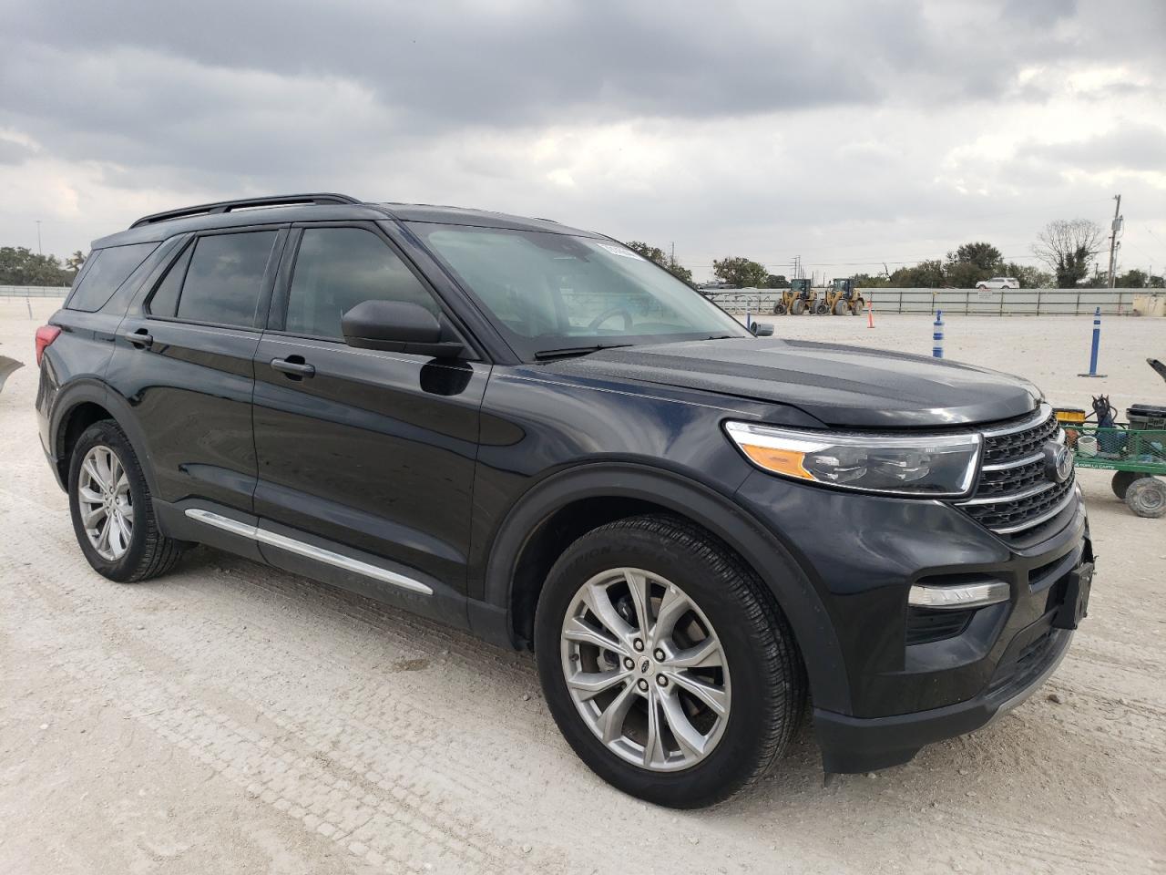 2023 Ford Explorer - Image 4