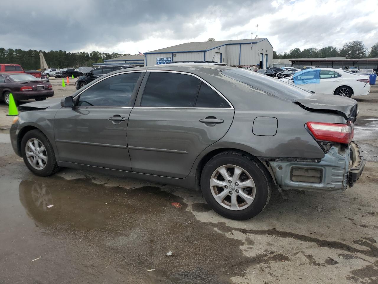 2009 Toyota Camry - Image 2