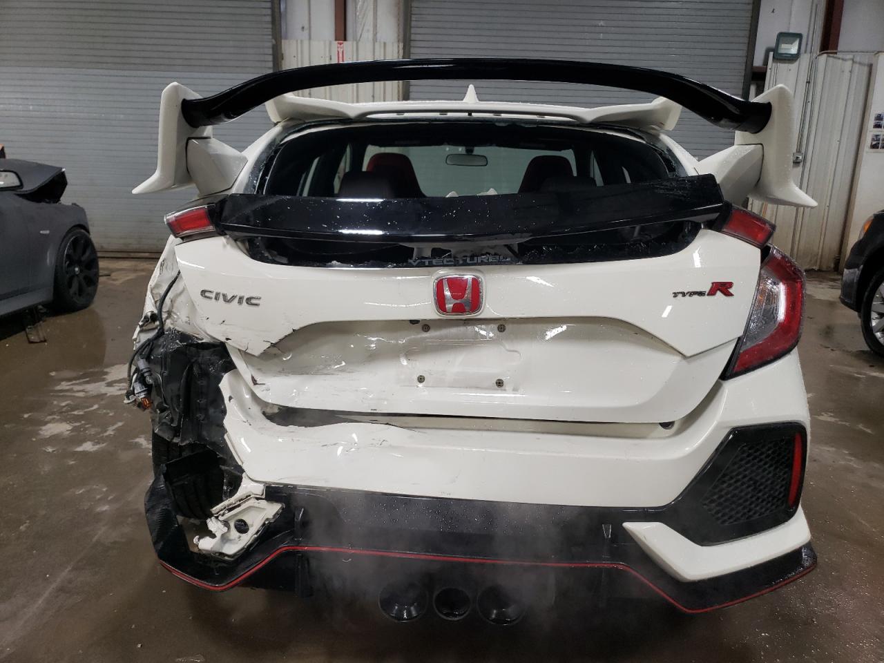 2018 Honda Civic Type-R Touring VIN: SHHFK8G76JU202574 Lot: 81111494