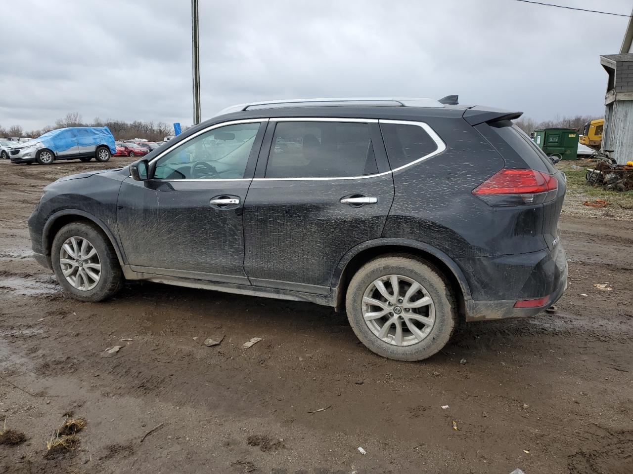 2017 Nissan Rogue - Image 2