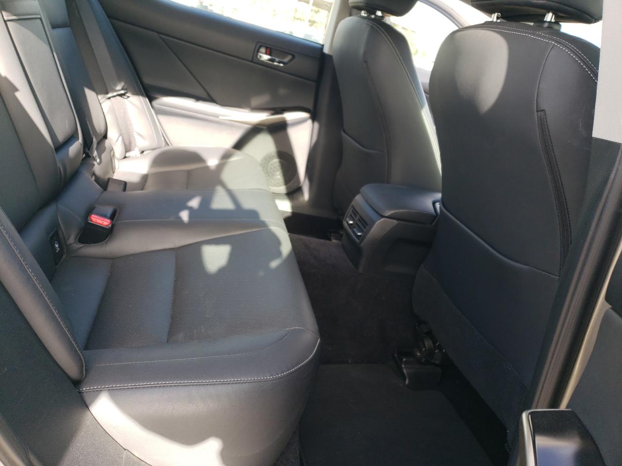 2014 Lexus IS - Image 10