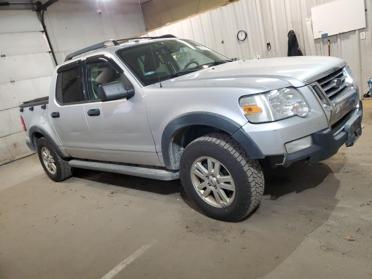 2010 Ford Explorer - Image 4