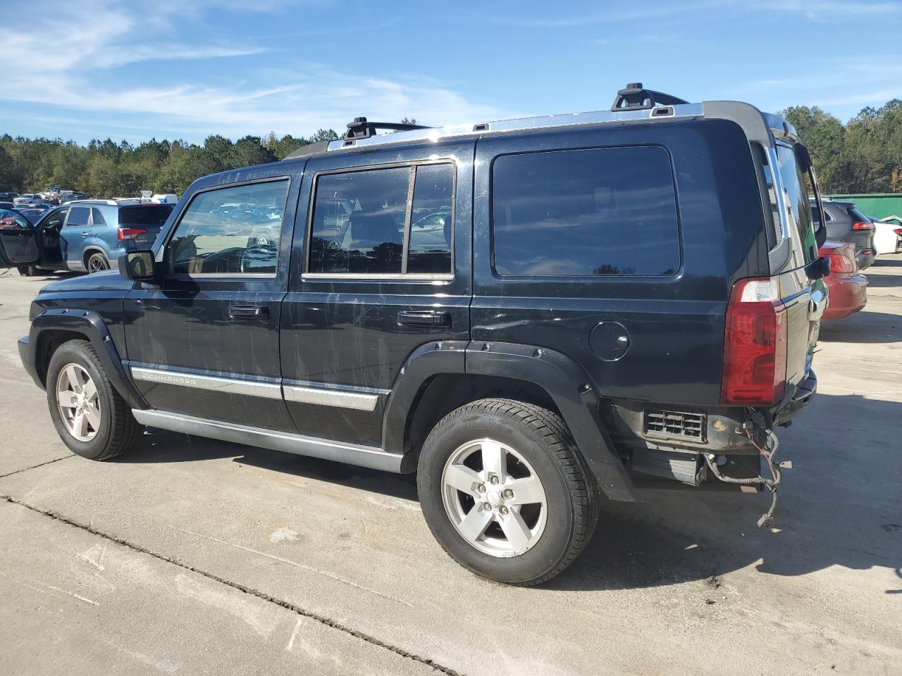 2006 Jeep Commander - Image 2