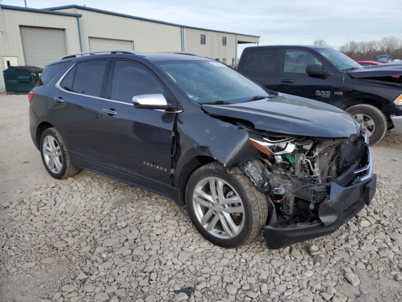 VIN 3GNAXYEX0KS579045 2019 CHEVROLET EQUINOX no.4