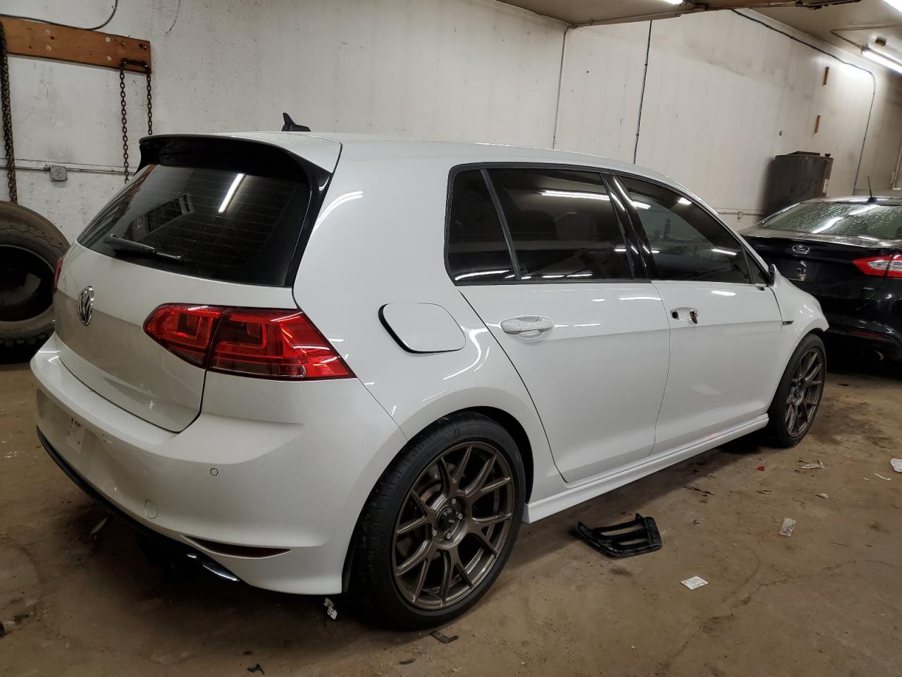 2017 Volkswagen Golf - Image 3