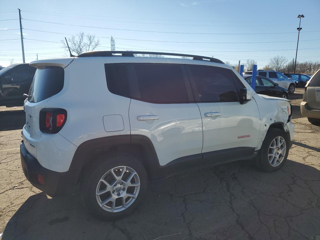 VIN ZACNJDBB2MPN26572 2021 JEEP RENEGADE no.3