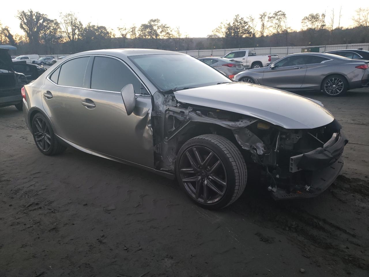 2015 Lexus IS - Image 4