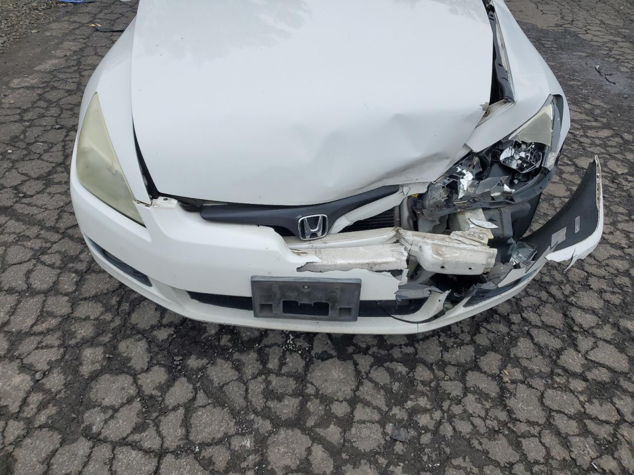 2005 Honda Accord - Image 13