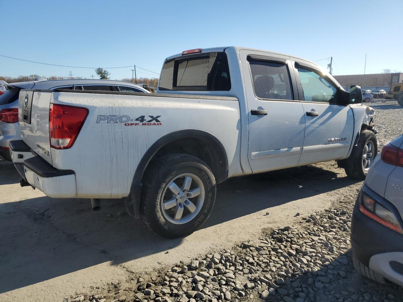 2011 Nissan Titan - Image 3