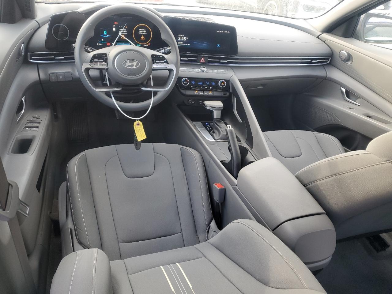 2024 Hyundai Elantra - Image 8
