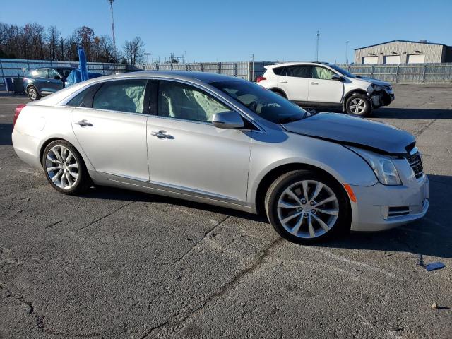 Sedans CADILLAC XTS 2016 Srebrny