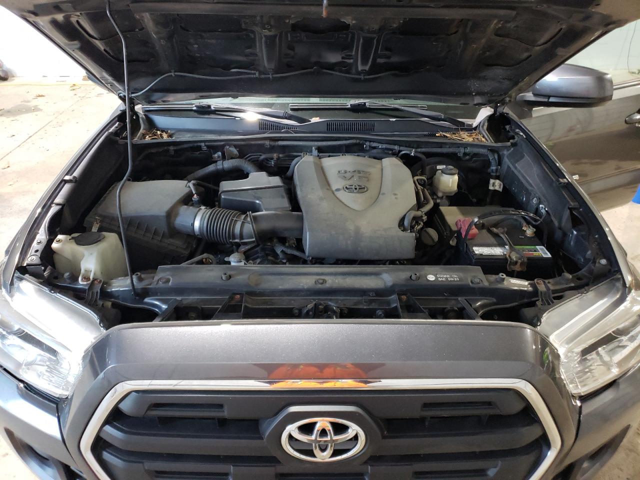 2016 Toyota Tacoma - Image 11