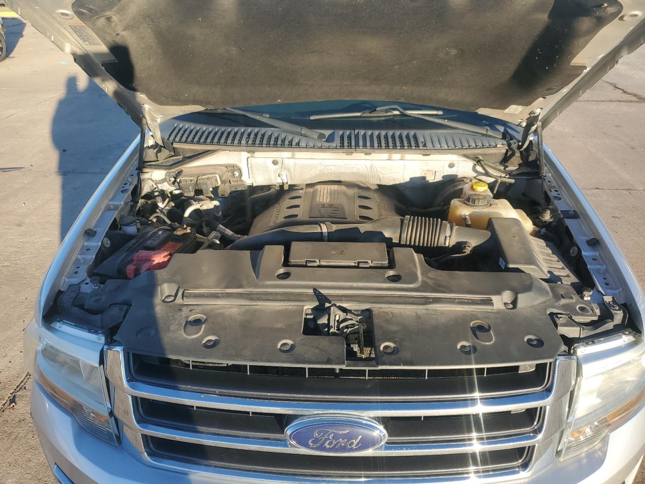 2017 Ford Expedition - Image 12
