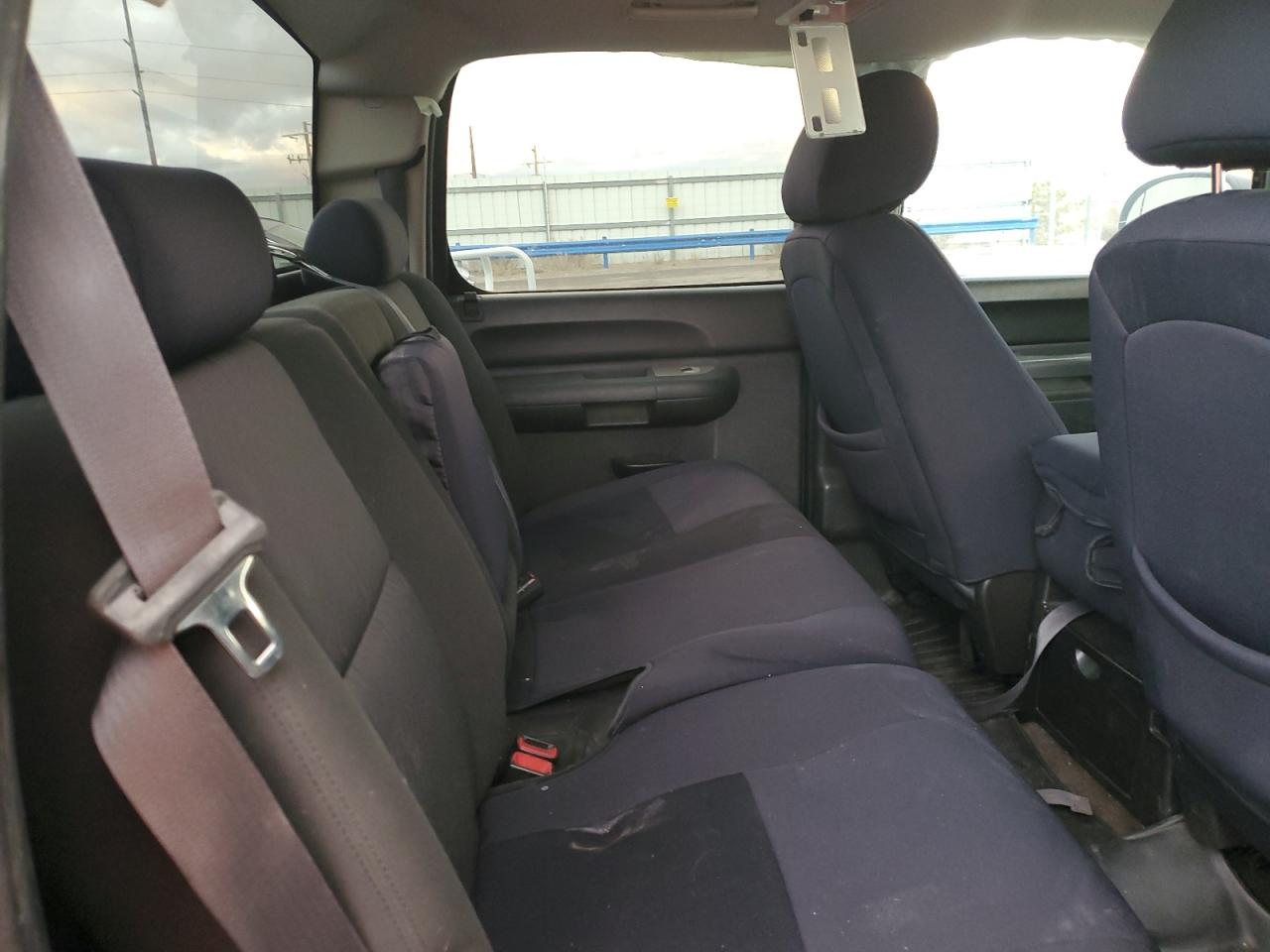 2011 Chevrolet Silverado - Image 10