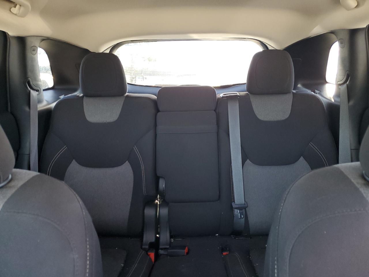 2018 Jeep Grand Cherokee - Image 10