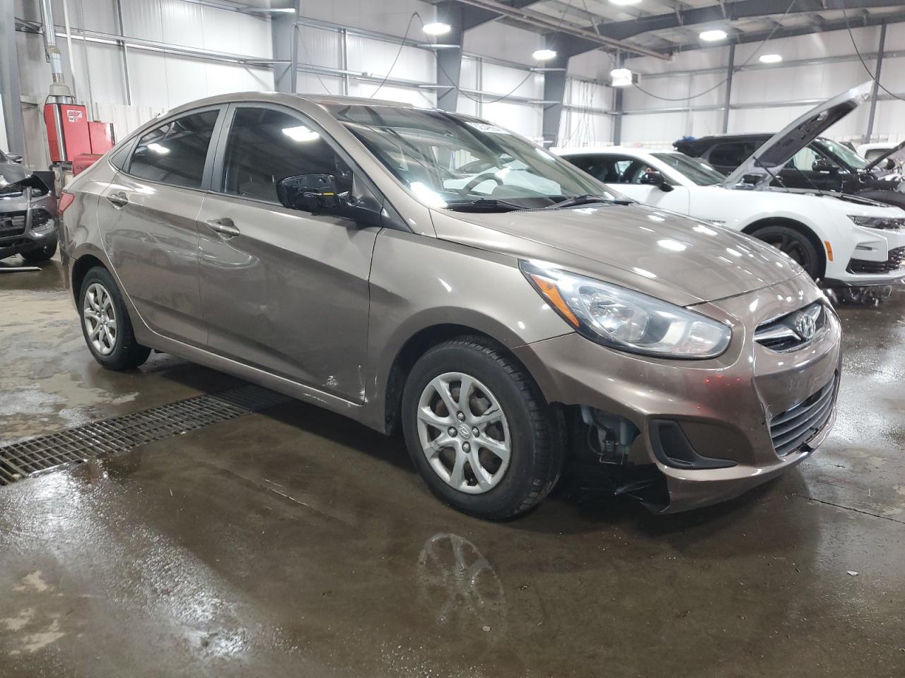 2013 Hyundai Accent - Image 4