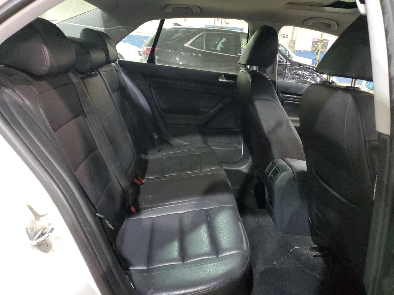 2010 Volkswagen Jetta - Image 10