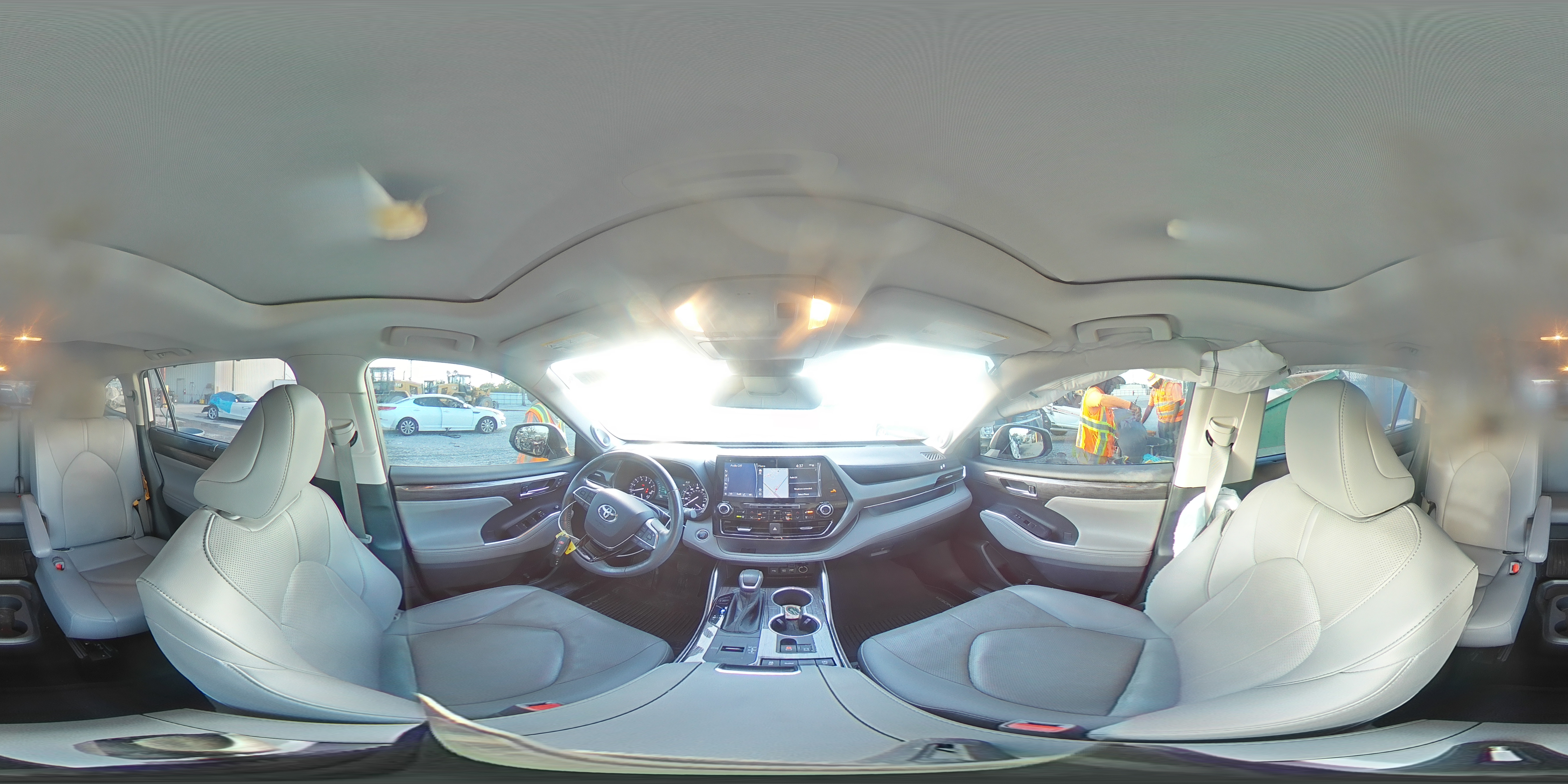 2020 Toyota Highlander - Image 15