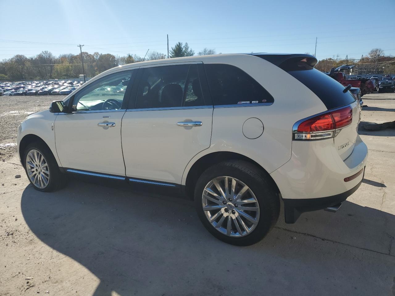 2013 Lincoln MKX - Image 2