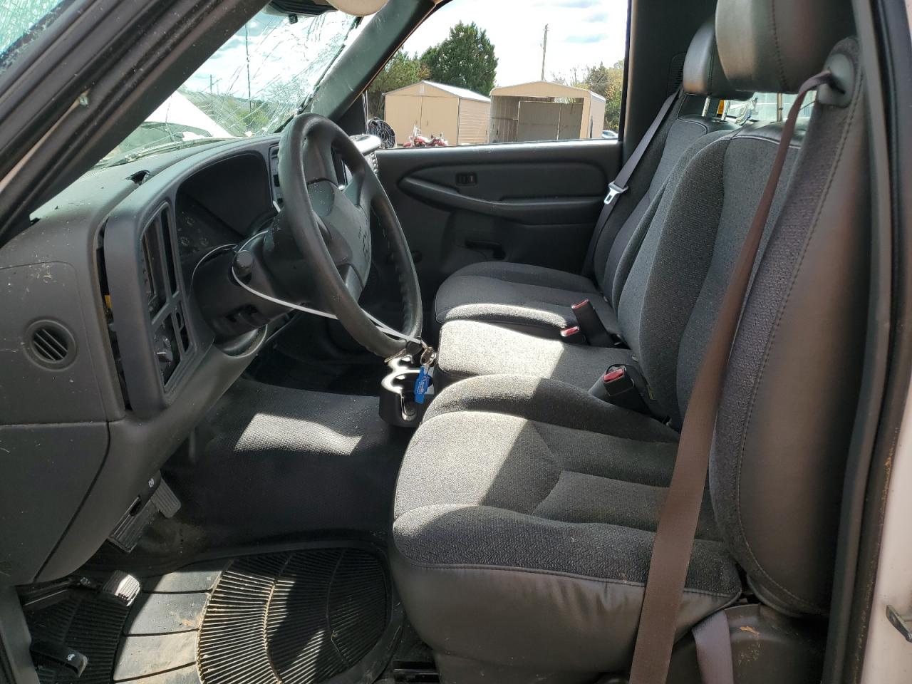 2004 Chevrolet Silverado - Image 7