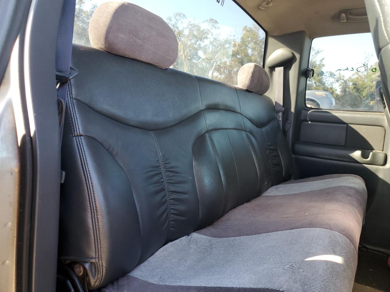 2000 GMC Sierra - Image 10
