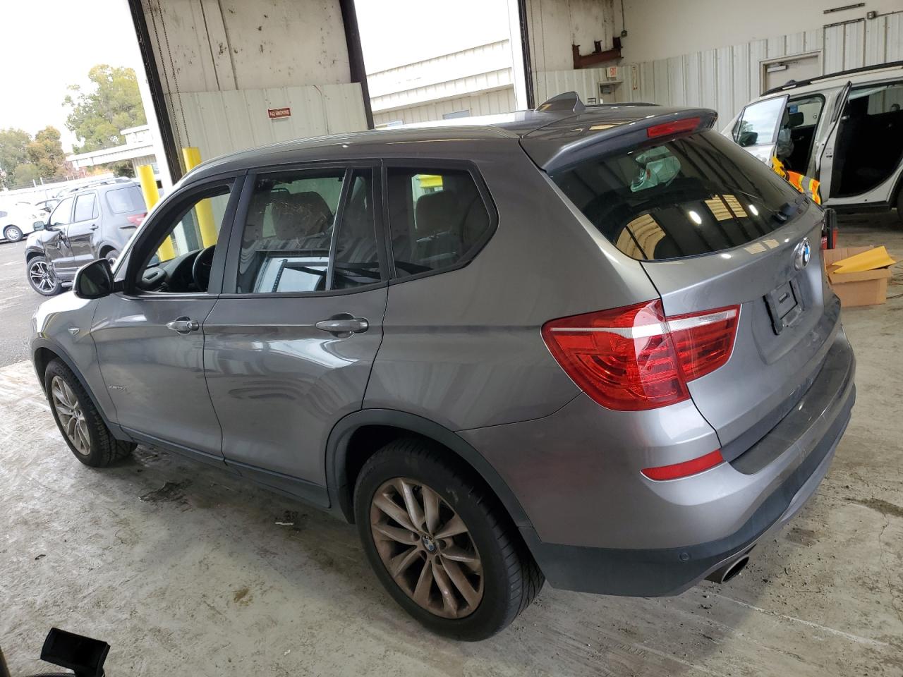 VIN 5UXWY3C52F0E97610 2015 BMW X3 no.2