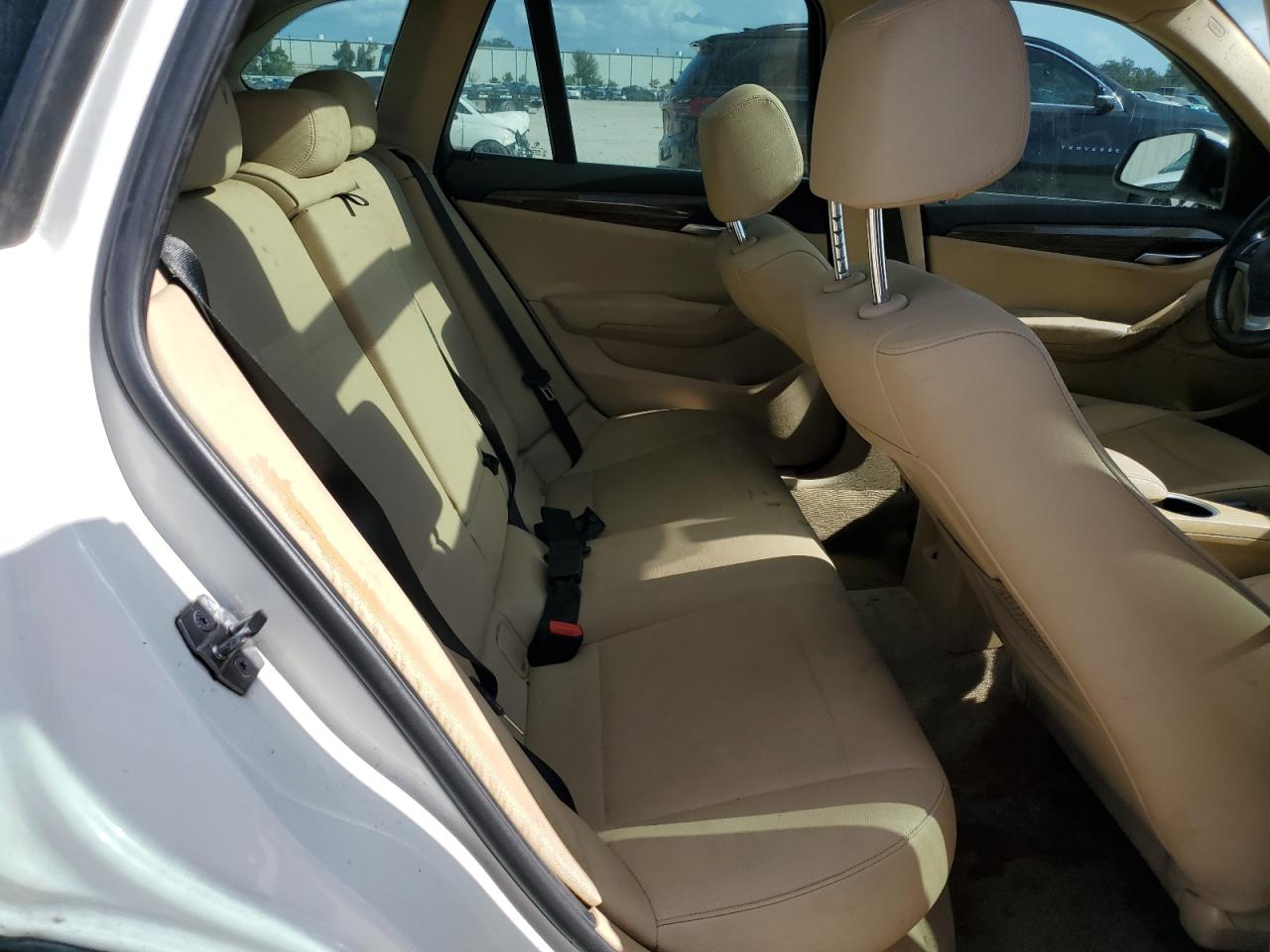 2015 BMW X1 - Image 11