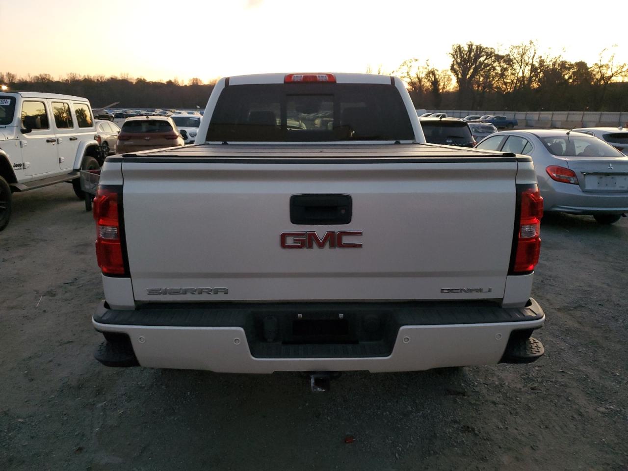 2015 GMC Sierra - Image 6