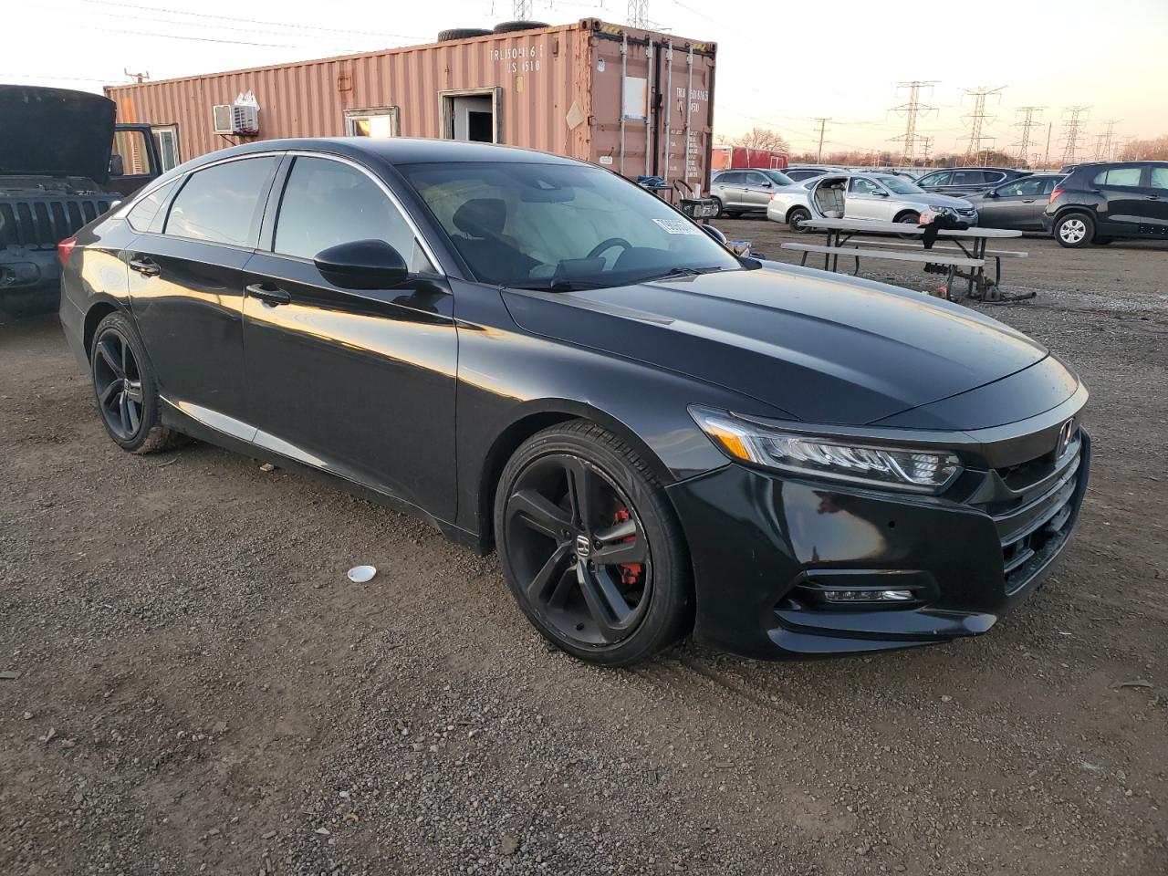 VIN 1HGCV1F31JA117699 2018 HONDA ACCORD no.4