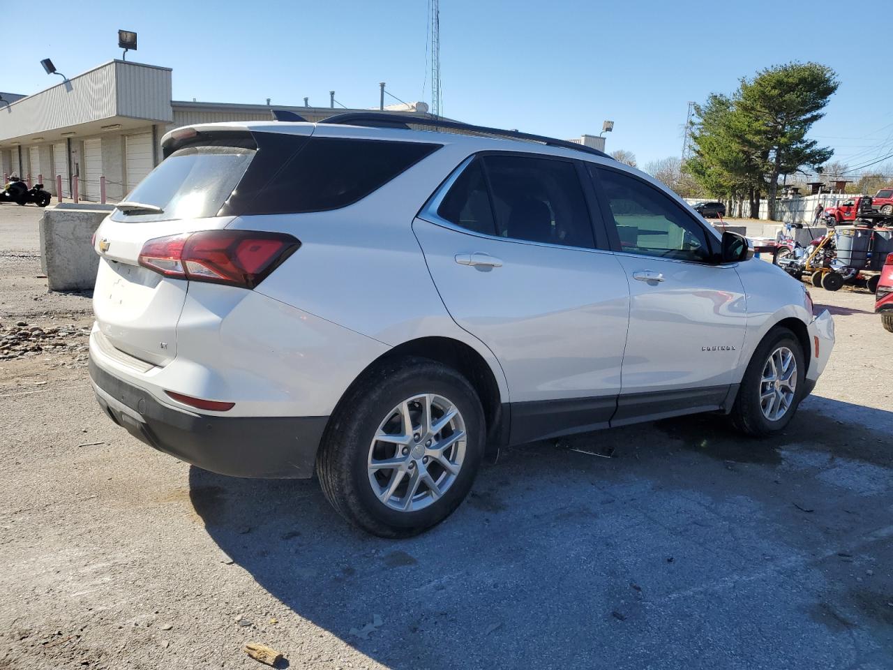2022 Chevrolet Equinox - Image 3