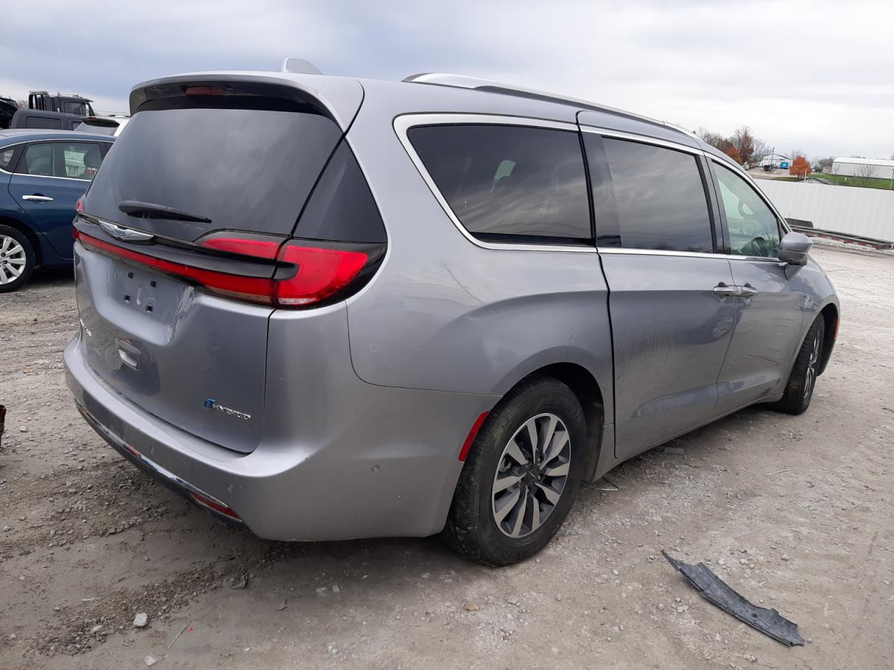 2021 Chrysler Pacifica - Image 3