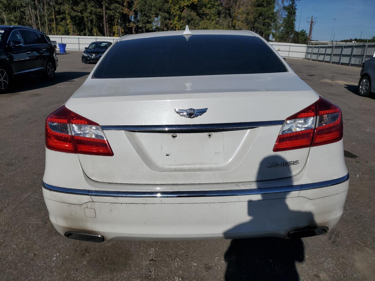 2013 Hyundai Genesis - Image 6