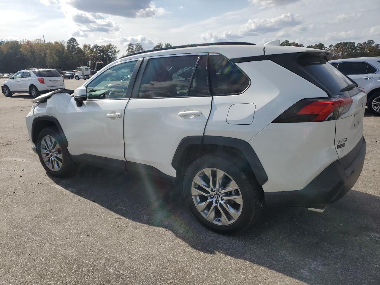 2021 Toyota RAV 4 - Image 2