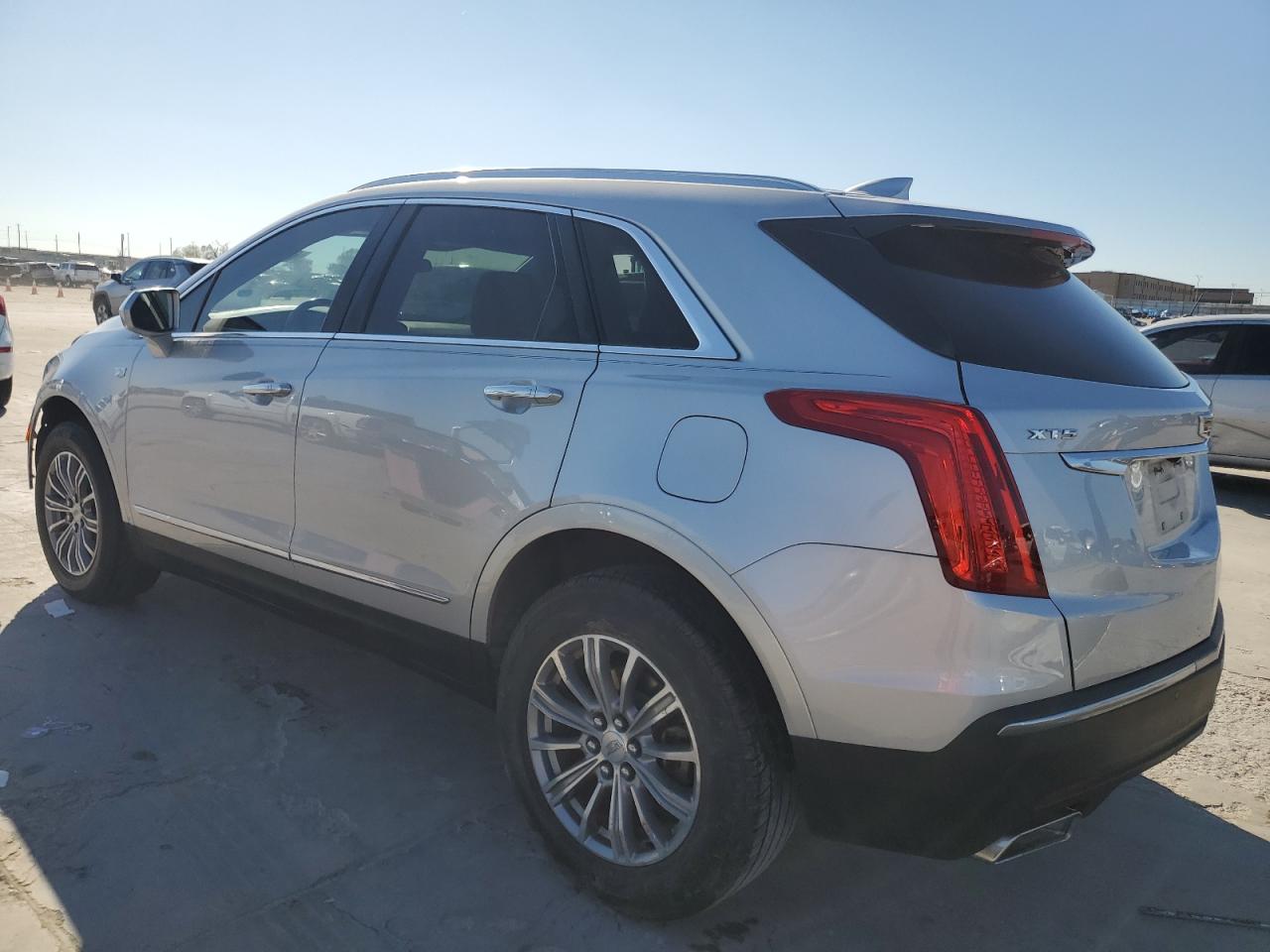 2017 Cadillac XT5 - Image 2