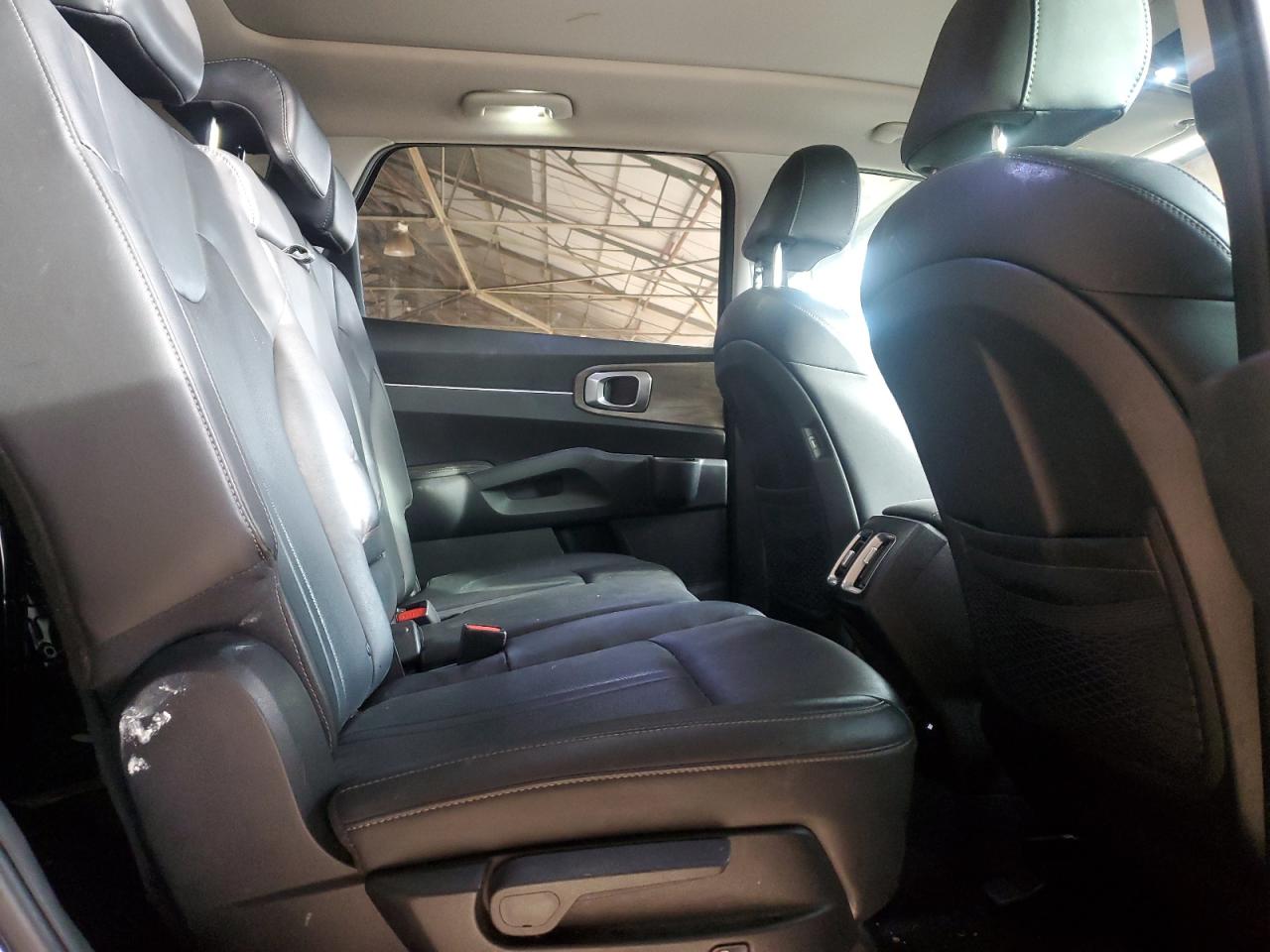 2022 Kia Sorento - Image 11