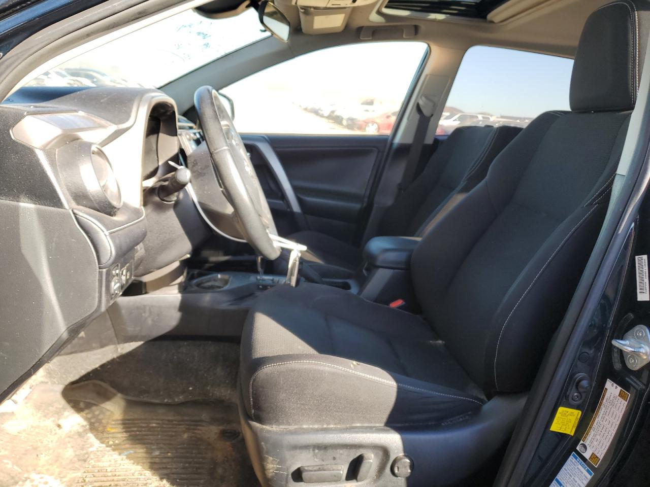 2018 Toyota RAV 4 - Image 7