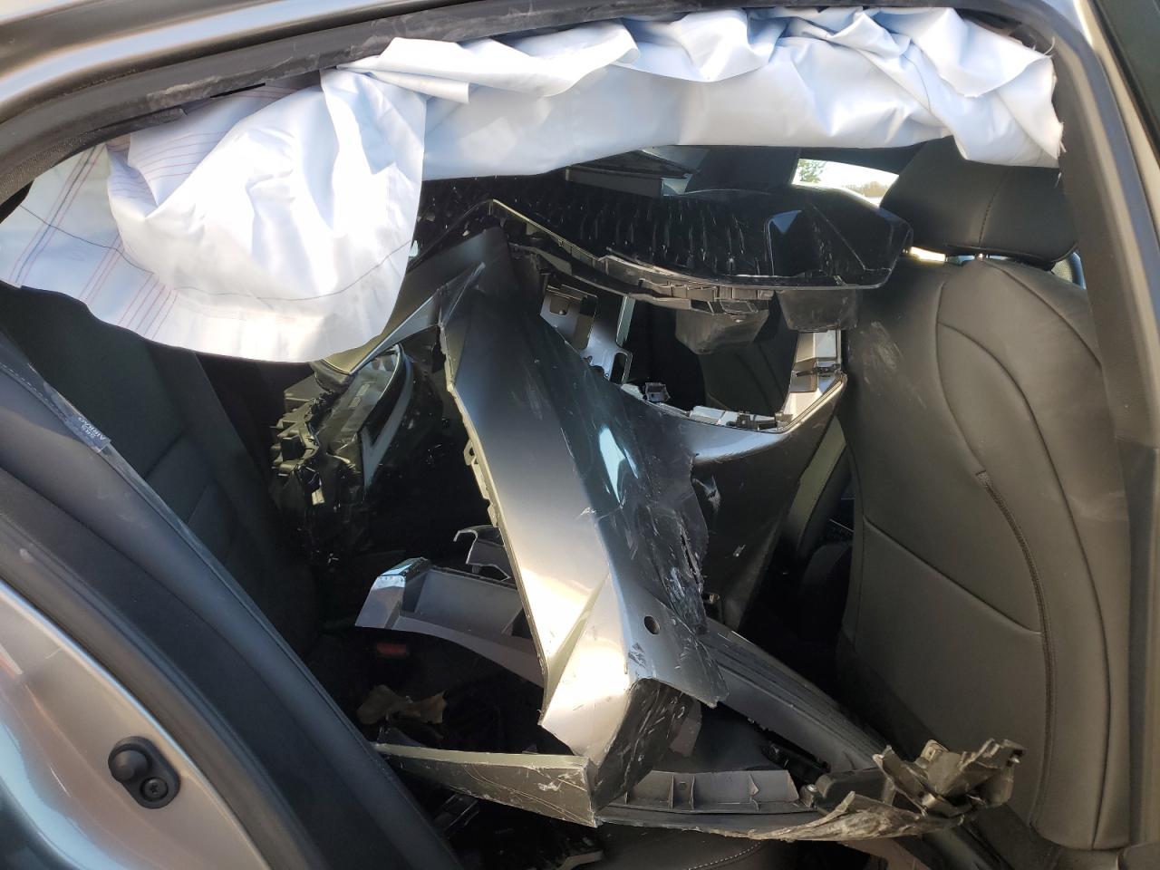 2023 Lexus IS - Image 10