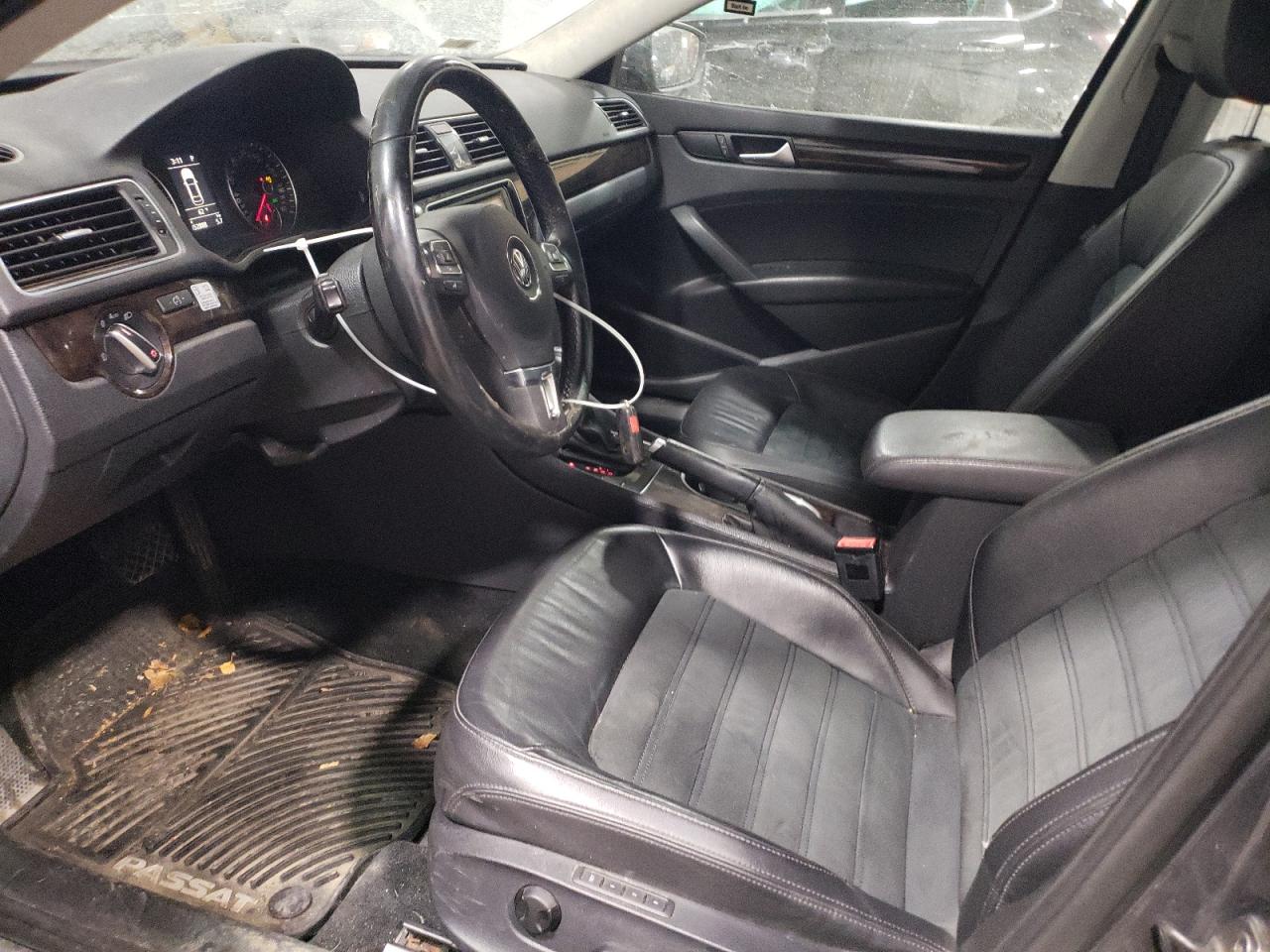 2014 Volkswagen Passat - Image 7