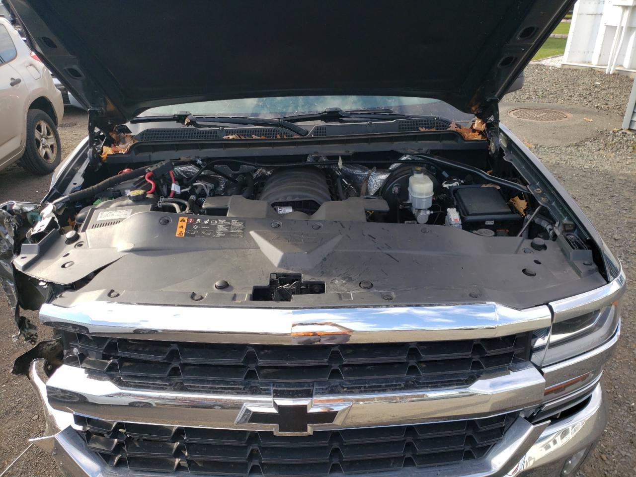 2017 Chevrolet Silverado - Image 11