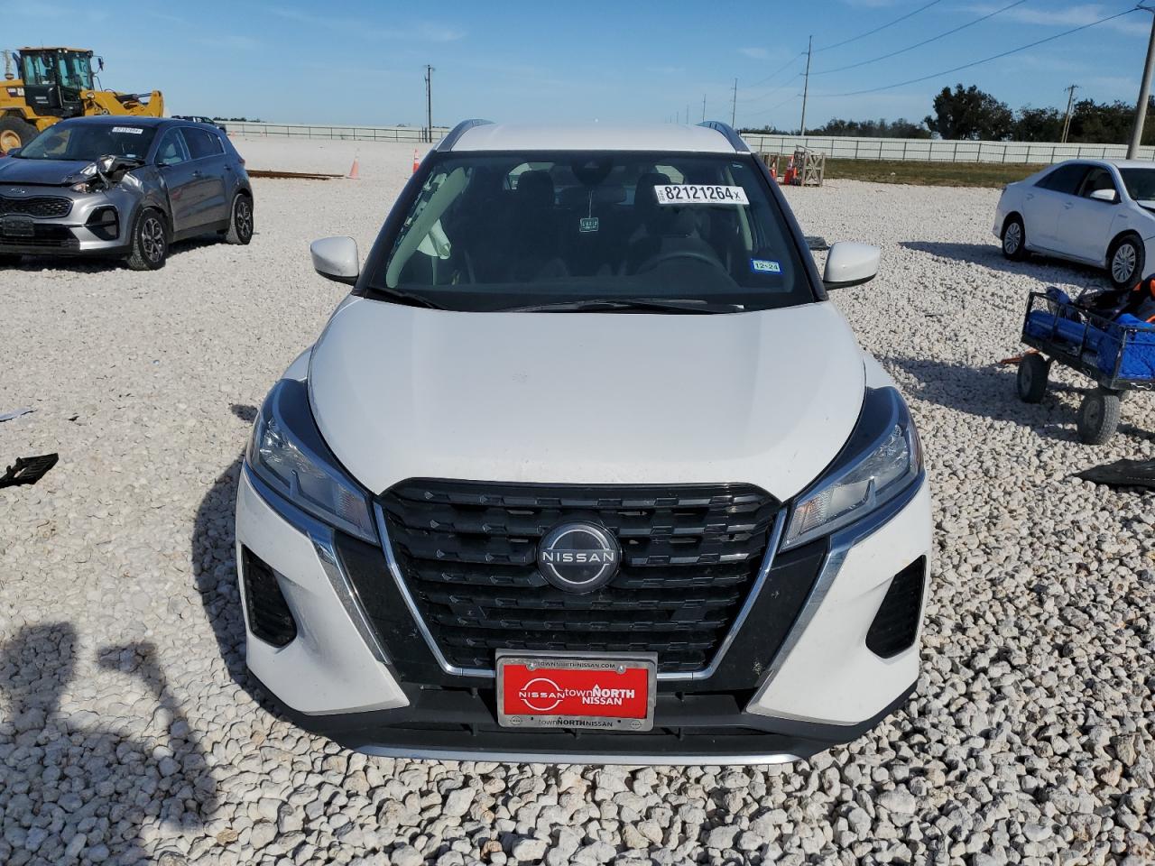 2022 Nissan Kicks - Image 5