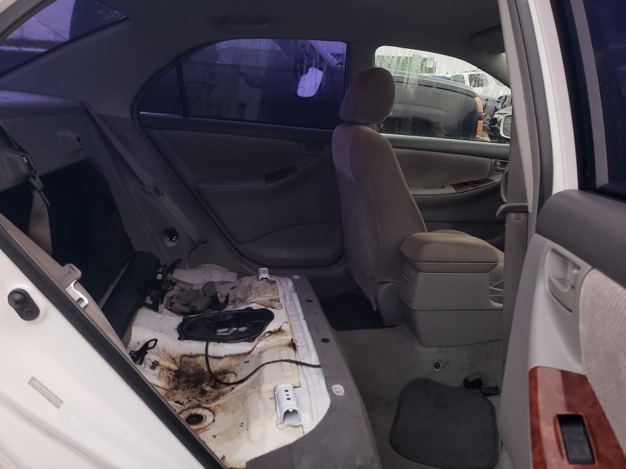 2005 Toyota Corolla - Image 10