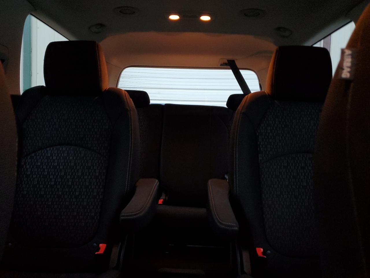 2013 GMC Acadia - Image 10