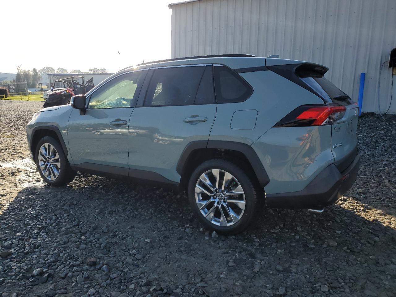 2021 Toyota RAV 4 - Image 2