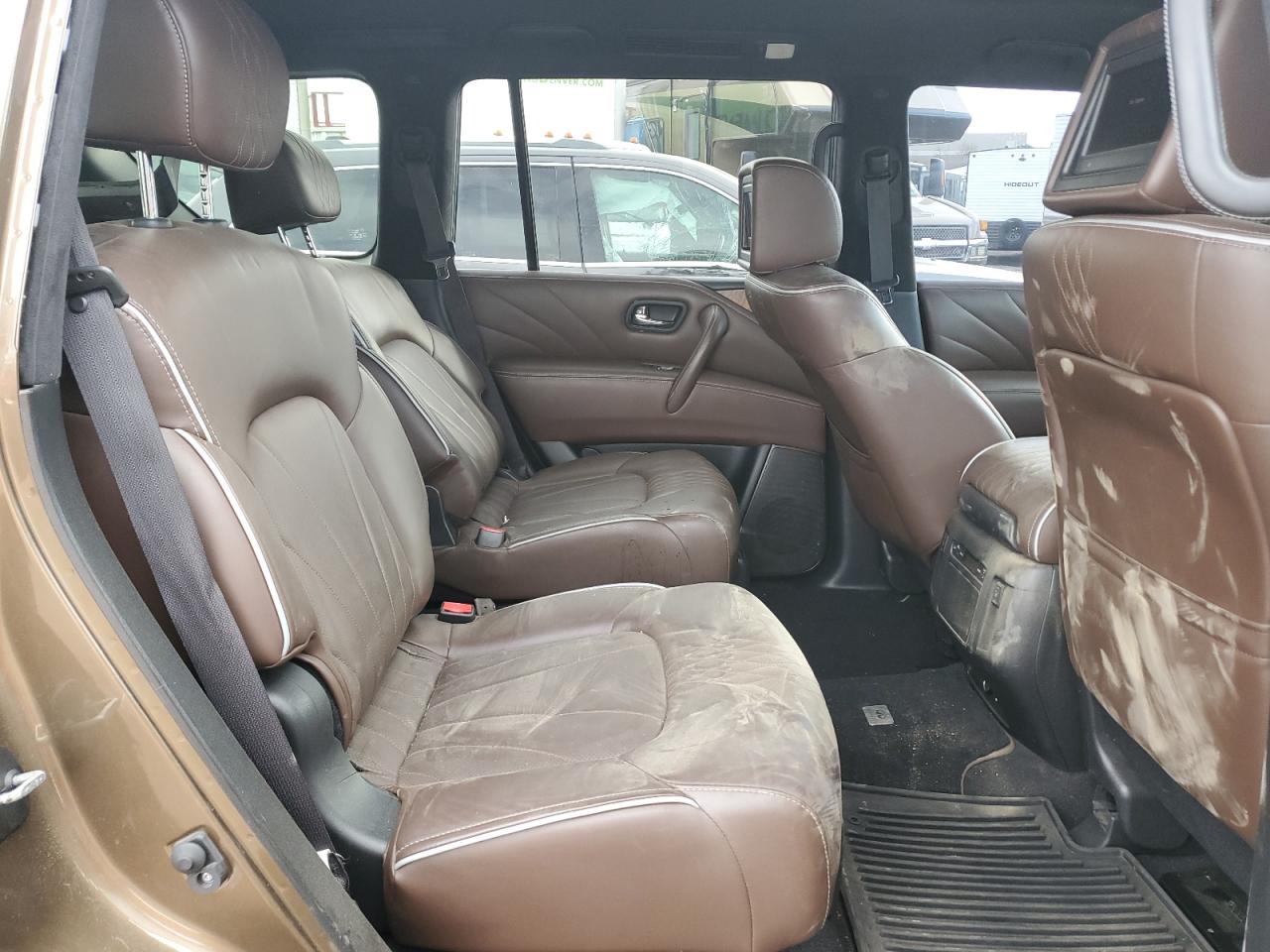 2015 Infiniti QX80 - Image 11
